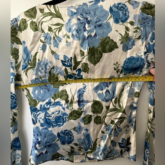 Reformation cadence in Lucca silk floral v neck button blouse top XS - Picture 6 of 14